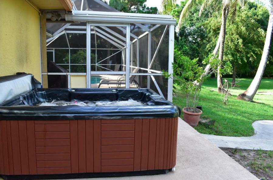 Jupiter Waterfalls - Newly Updated - Tiki Hut, Fire Pit, Kitchen, Pool Heater And More Ngoại thất bức ảnh